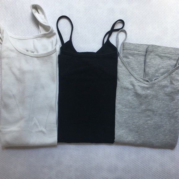 JUNIOR’S TANK TOP BUNDLE (SIZE-GIRLS L/JUNIOR S) - Picture 2 of 4